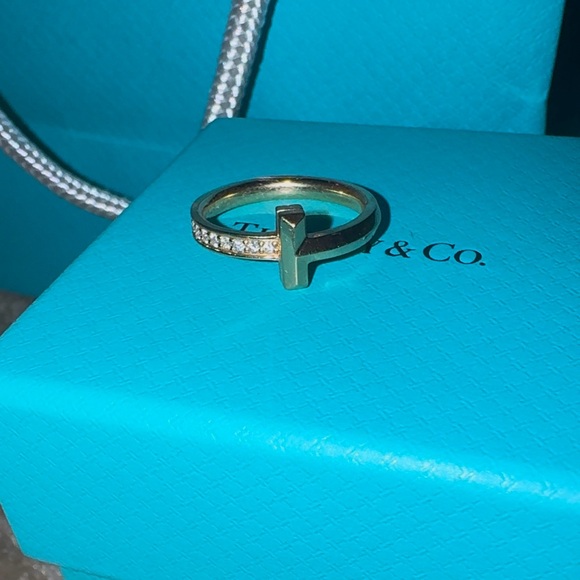 Tiffany T1 Ring in Yellow Gold with Diamonds - Picture 4 of 4